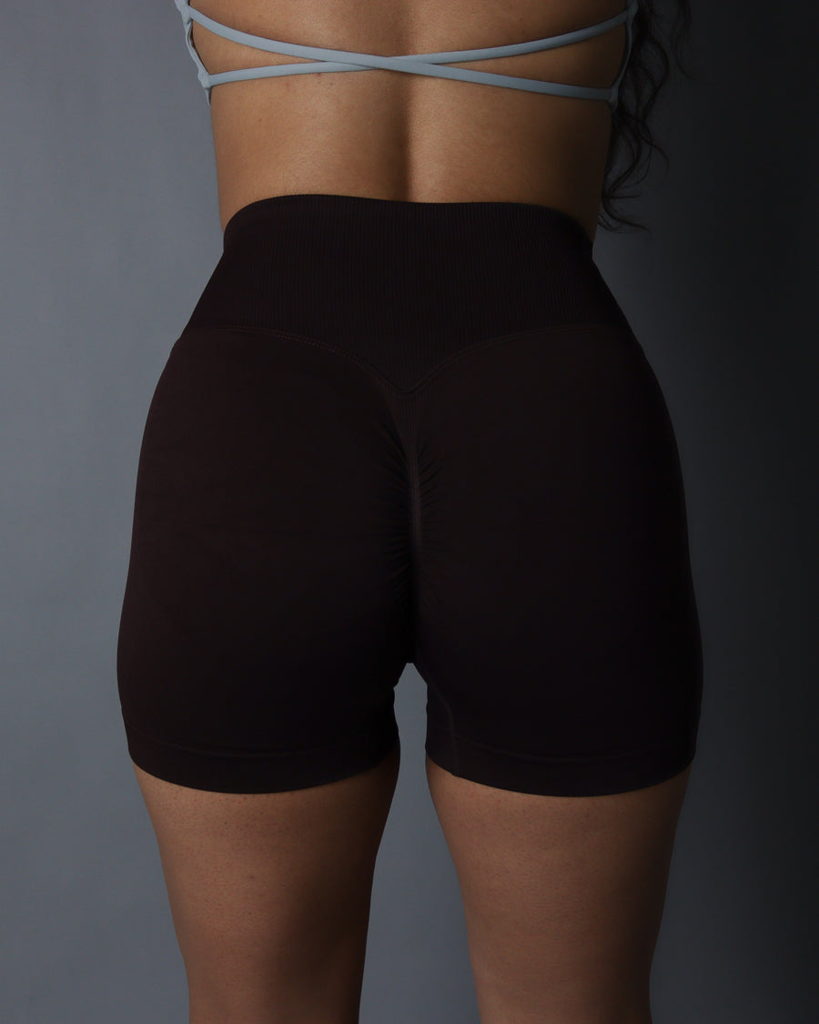 LE CHÉRIE SEAMLESS "VITALITÉ" CROSS SHORTS IN COCOA BEAN